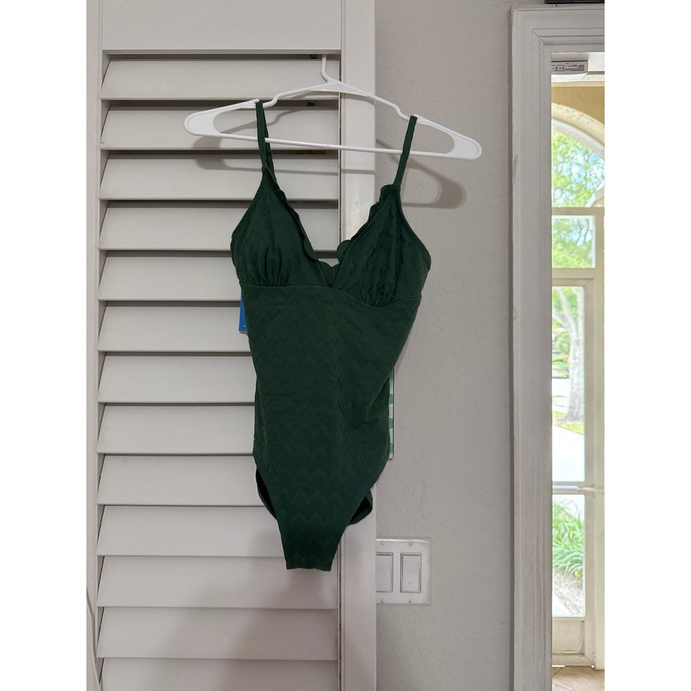 Cupshe Dark Green Textured Chevron Ruffle V-Neck One Piece Swimsuit NWT